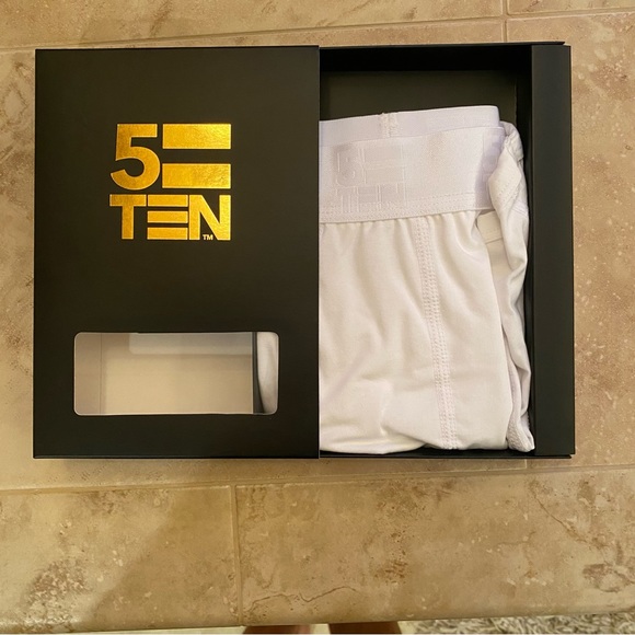5equals ten NWT White trunk Small - Picture 8 of 12